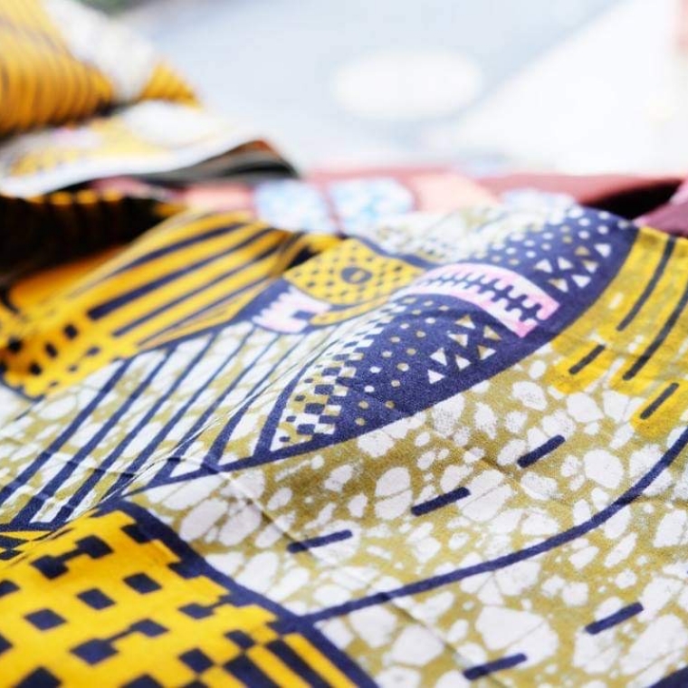 ADEGO -African Fabric Apparel- ｱﾃﾞｺﾞｱﾌﾘｶﾝﾌｧﾌﾞﾘｯｸｱﾊﾟﾚﾙ